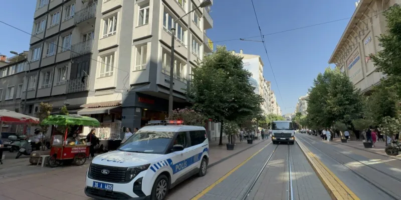 3 gündür haber alınamayan emekli doktor evinde ölü bulundu