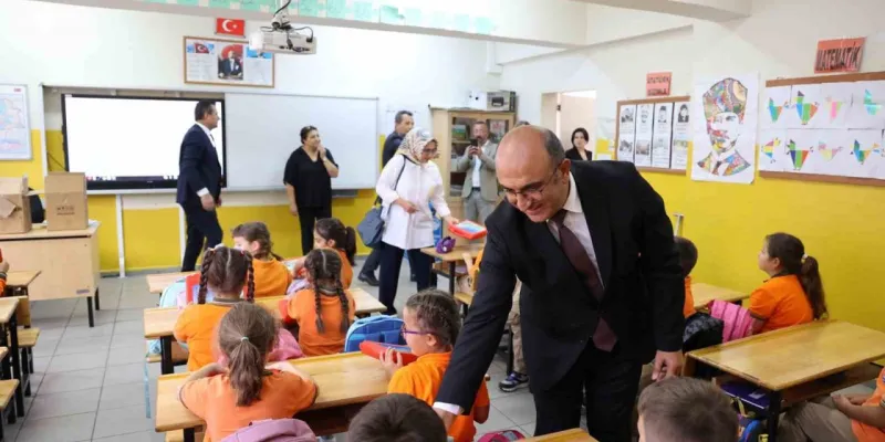 YEDAŞ'tan 5 İlde 4 Bin Öğrenciye Boyama Seti!