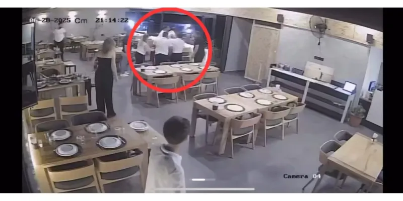 Adana'da Şok Anlar! Restoran Sahibi Müşteriyi Hayata Döndürdü