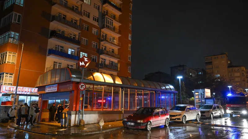 Ankara Metrosunda Korku Dolu Anlar! İstasyon Neden Kapatıldı?