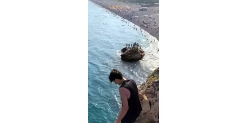 Antalya- 40 metreden suya atlayıp, ağır yaralandı /Ek video