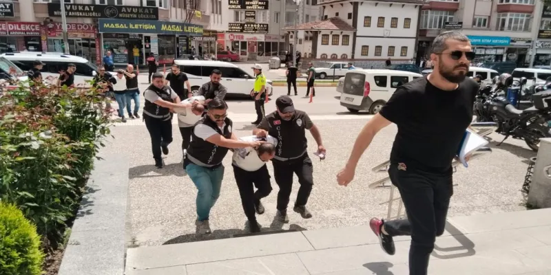 Çorum'da Kan Donduran Cinayet! Boğazı Kesik Halde Bulundu: 3 Tutuklu