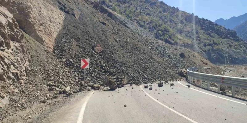 Artvin’in Yusufeli ilçesinde heyelan