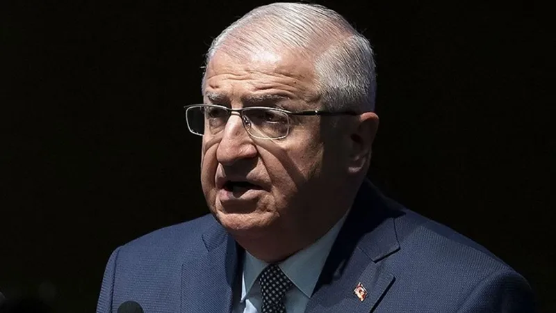 Bakan Güler İran hududundaki askeri birliklerdeki inceleme için Van’a gitti