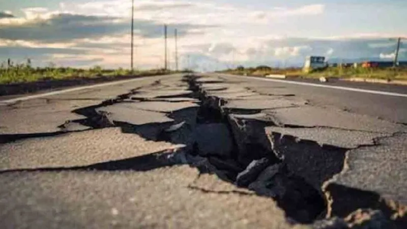 Balıkesir'de deprem! Beşik gibi sallanmaya devam ediyor: Halk endişeli