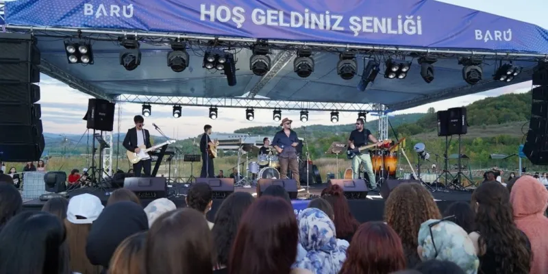 BARÜ'de Öğrencilere Coşkulu Hoş Geldin Şenliği! Kaçırmayın