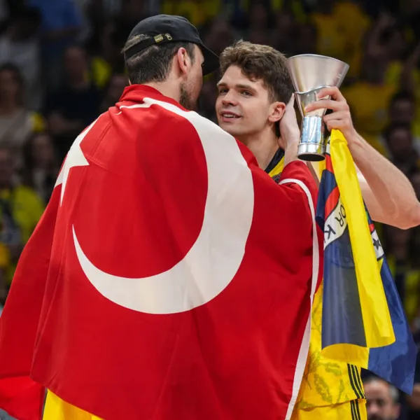 Fenerbahçe'den Basketbolda Avrupa Zaferi! 17. Kupa Coşkusu