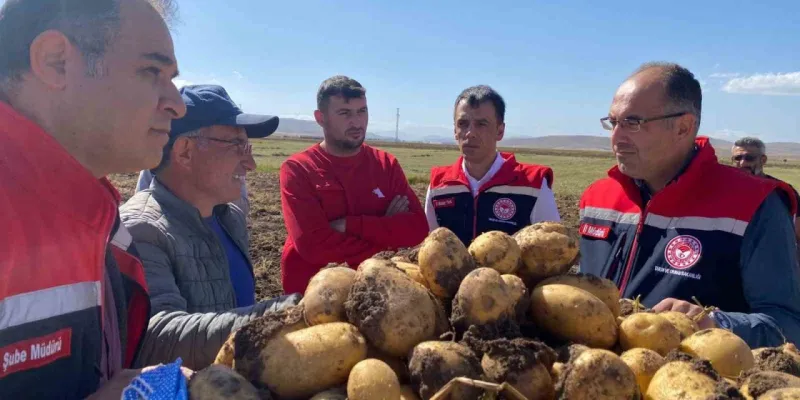 Bayburt’un köylerindeki üreticilere tarımsal bilgilendirme