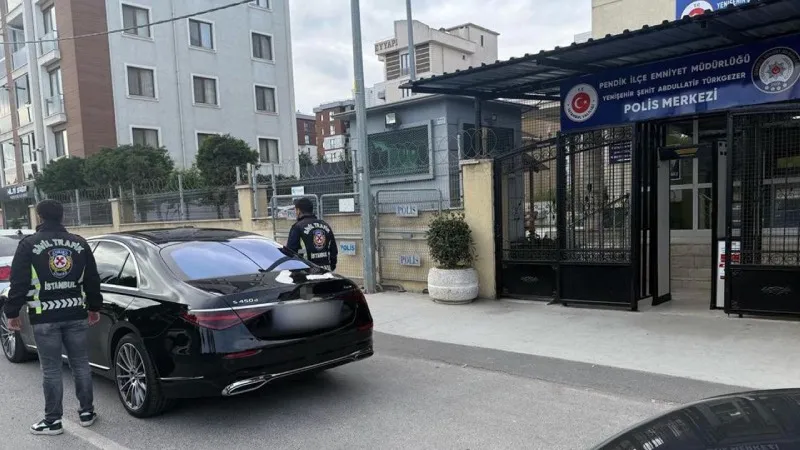 Beyoğlu'nda usulsüz çakar kullanan sürücüye 136 bin lira para cezası kesildi