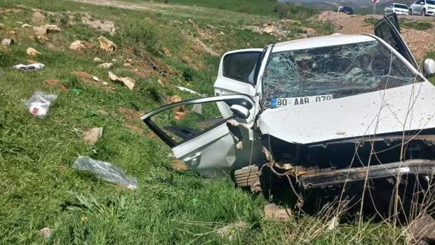Bingöl'de otomobil şarampole devrildi: 1 ölü, 1'i çocuk 2 yaralı