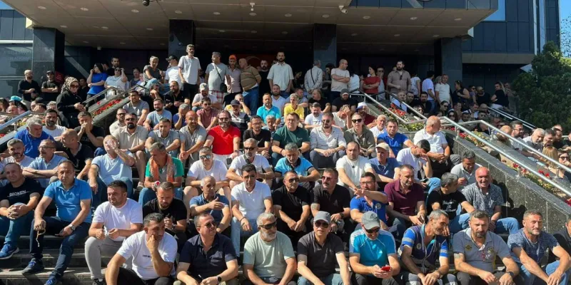 Buca'da Grev Krizi! İşçiler ve Belediye Anlaşamıyor Mu?