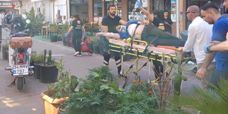 Çay ocağında oturan husumetlisini bıçakladı