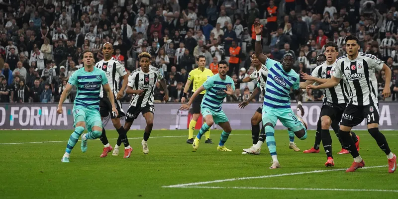 Çaykur Rizespor'dan Tarihi Zafer: Beşiktaş'ı 19 Yıl Sonra Deplasmanda Devirdi!