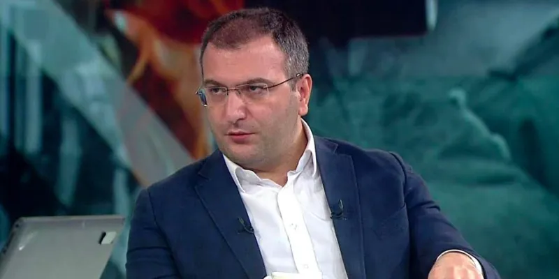 Cem Küçük'ten büyük itiraf geldi! 'Uçakta gazetecilik' krizi büyüyor