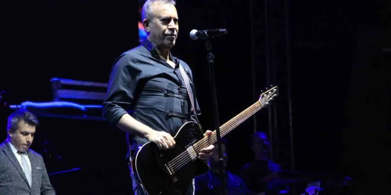 Çorum’da Haluk Levent ve Zara rüzgarı esti