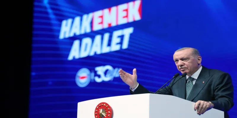 Erdoğan'dan Kritik Açıklama: Türkiye Tehlikeleri Önceden Görüyor!