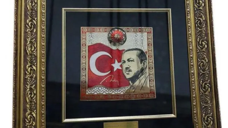 Cumhuriyet’in 102. yıl dönümünde Bahçeli'den Başkan Erdoğan'a anlamlı hediye