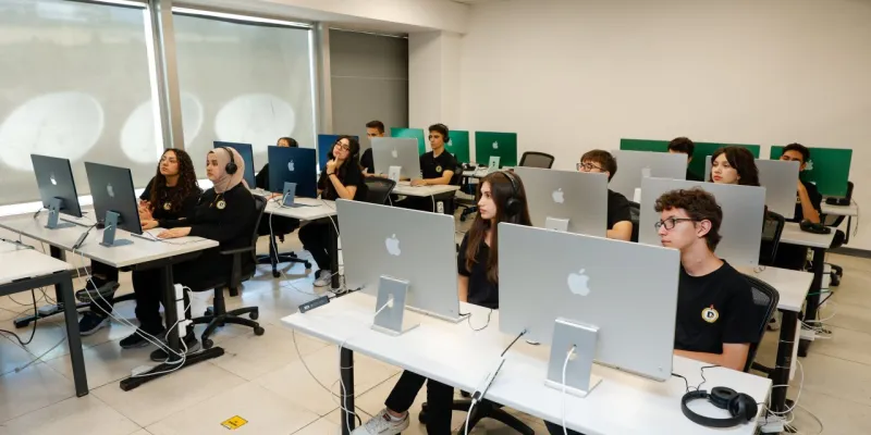 Demirören'den Dünya Üniversitelerine: AP Programı Fırsatı!