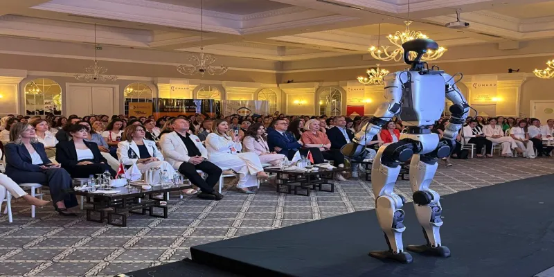 Robot Civan'dan Mühendis Kadınlara Özel Selam!
