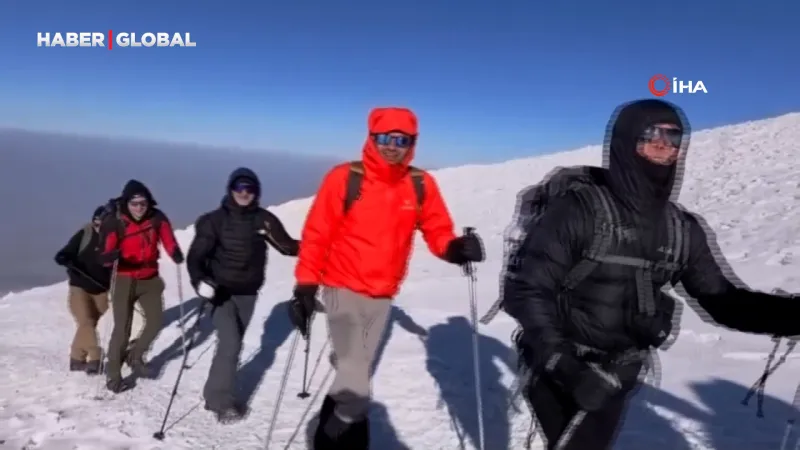 Dünyanın dört bir yanından geldiler, Ağrı Dağı zirvesine tırmandılar