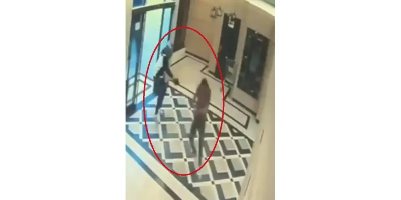Evine girmek isterken silahlı saldırıya uğradı; o anlar kamerada