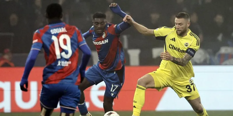 Fenerbahçe deplasmanda Viktoria Plzen ile 0-0 berabere kaldı