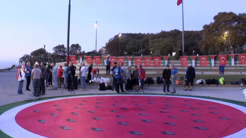 Filistin İçin Yürekler Sarayburnu'ndan Demokrasi Adası'na Aktı!