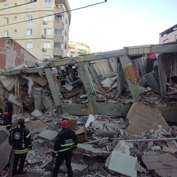 Gebze'de 7 katlı bina çöktü! Aynı aileden 4 kişi öldü!