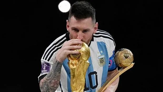 Messi Zirvede! Gelmiş Geçmiş En İyi Futbolcular Açıklandı!