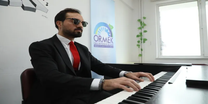 Gören Gözler Kör Oldu! Engelli Kemal'in Piyano Başarısı Şoke Etti!