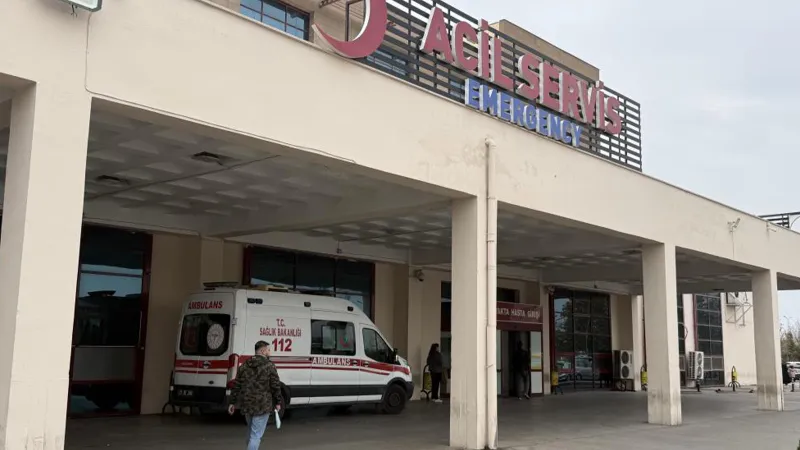 Halı sahadaki tartışma sokağa taştı! Maç dönüşü otomobile saldırı: 1 ölü, 1 yaralı