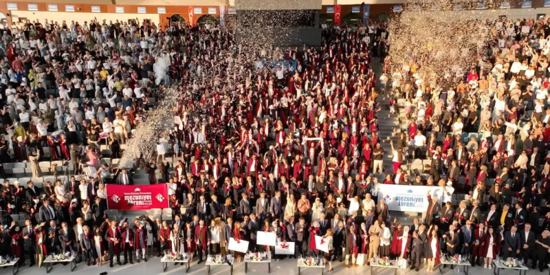 Hasan Kalyoncu Üniversitesi'nde mezuniyet coşkusu (görüntü eklendi)