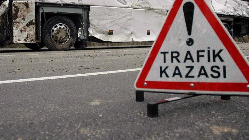 İçişleri Bakanı Yerlikaya, geçen bayram trafik kazalarında ölenleri hatırlatarak uyardı: Yolun sonu bayram olsun!
