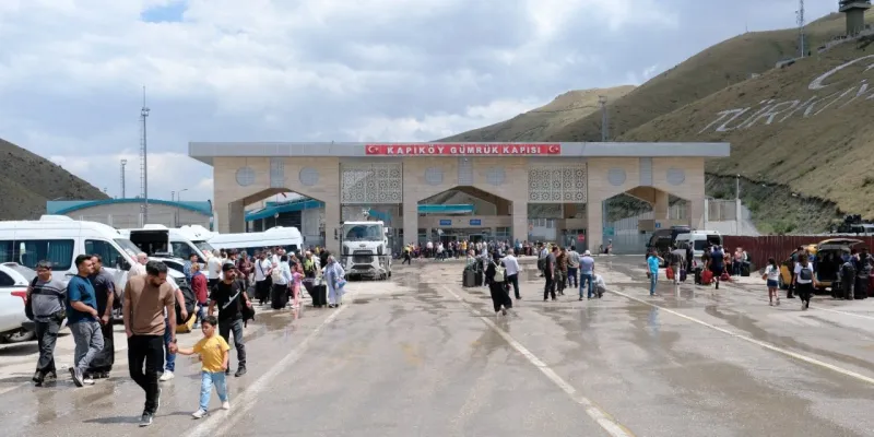 İran'dan Kaçış: Van'da Ülkelerine Dönüş Telaşı!