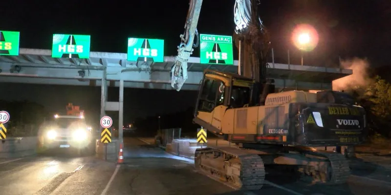 İstanbul- Avcılar gişelerinde Serbest Geçiş Sistemi çalışmaları; giriş- çıkışlar kapatıldı