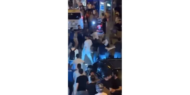 Bayrampaşa'da Park Kavgası! Polis Müdahale Etti, Gözaltılar Şoke Etti!