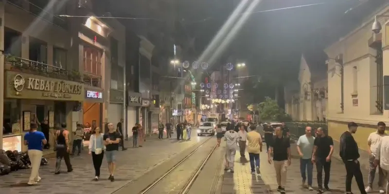 İstanbul- Büyükçekmece açıklarında 3.5 büyüklüğünde deprem-3 / Geniş haber, ek görüntü