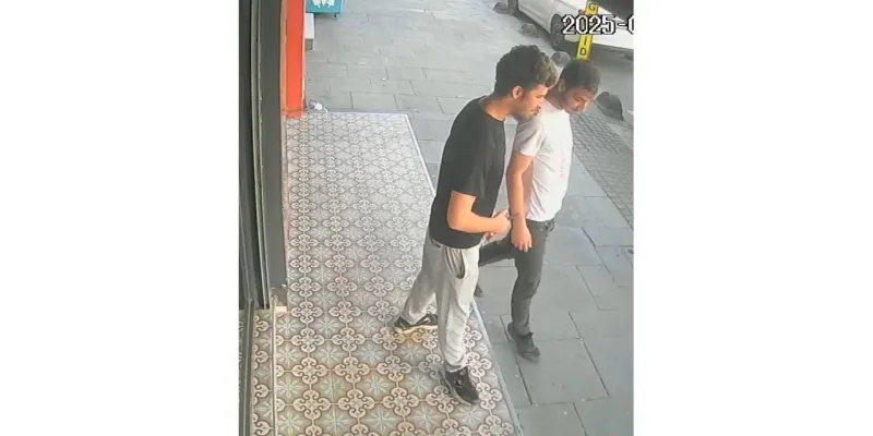 Sultangazi'de Pes Dedirten Hırsızlık! Telefonu Böyle Çaldılar