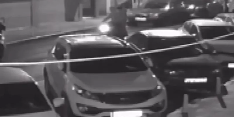 Kağıthane'de eğlence mekanına el bombalı saldırı kamerada