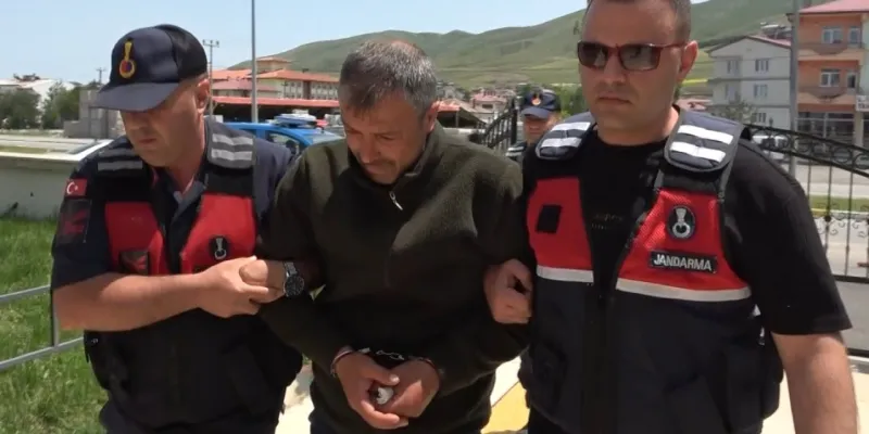 Kardeşini öldürüp, kendi oğlu ve diğer kardeşini yaralayan eski muhtar adliyede (2)