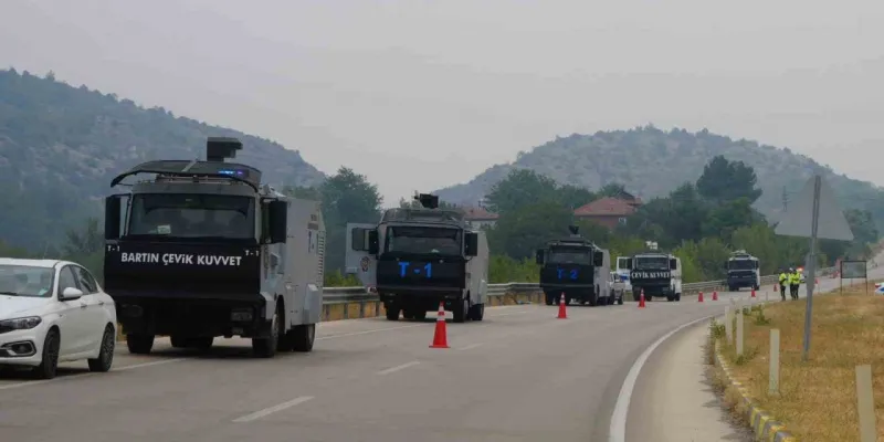 Kastamonu'da Yangın: TOMA'lar Alevlere Karşı Siper Oldu!