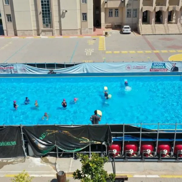 Antalya'da Yüzme Bilmeyen Çocuk Kalmayacak! İşte O Proje