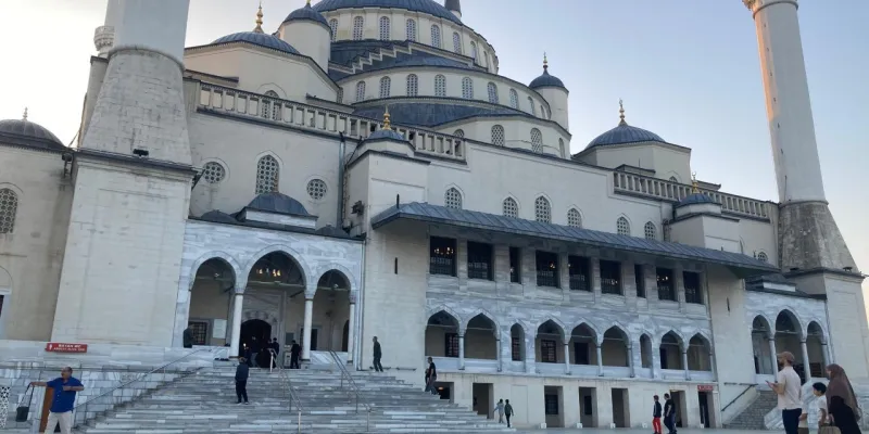 Kocatepe'de bayram namazı kılındı