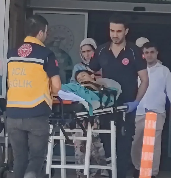 Kurbanlık Faciası! Bıçak Üzerine Düşen Çocuk Ağır Yaralı!