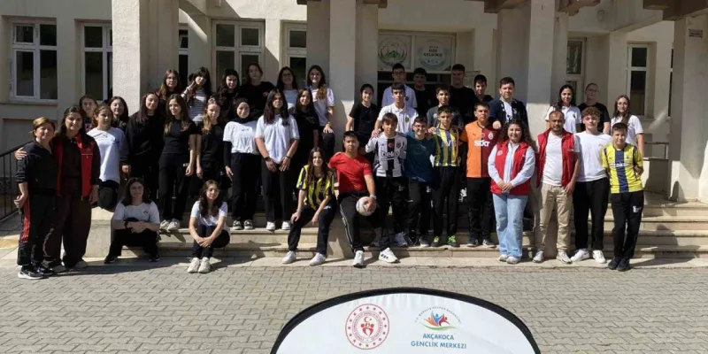 Akçakoca Liselerinde Spor Rüzgarı! Gençler Sahaya İndi