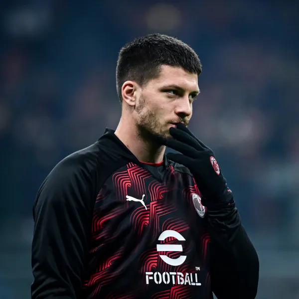 Milan'dan Luka Jovic kararı!