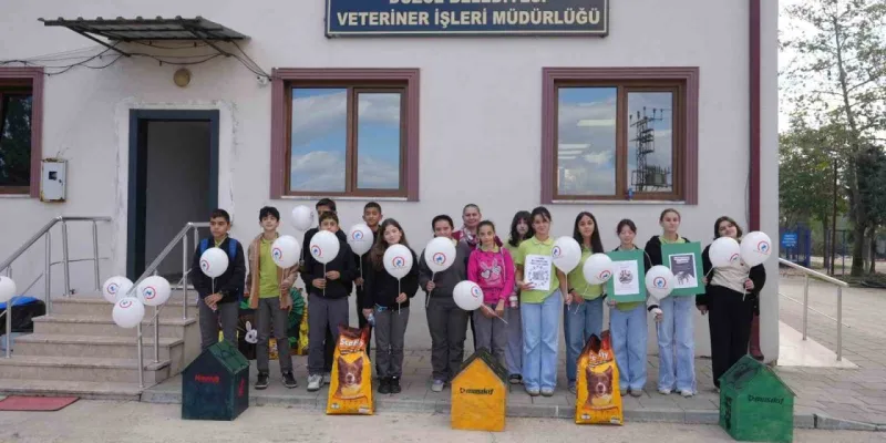 Minik Kalplerden Büyük Sevgi! Öğrencilerden Hayvan Barınağı Ziyareti
