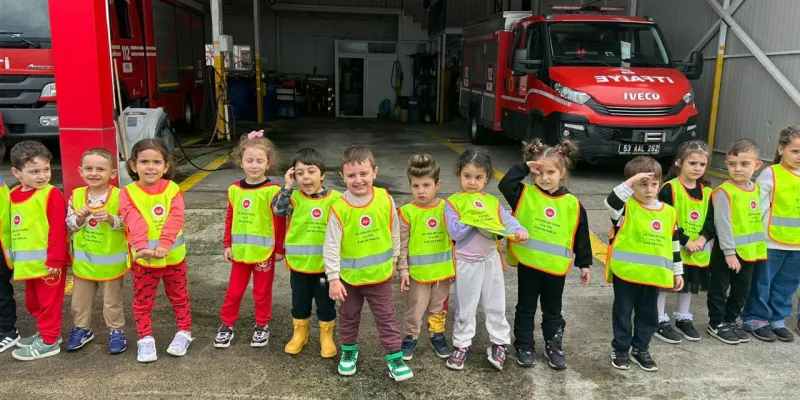 Miniklerden Rize İtfaiyesine Anlamlı Ziyaret