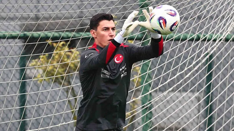 Montella "Bunun sonuçları olur" demişti: Kampı terk eden Berke Özer için ceza kararı