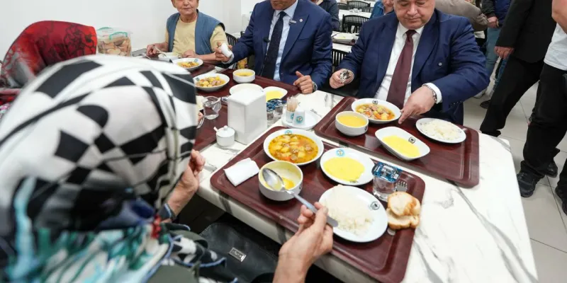 Manisa'da Ucuz Yemek Keyfi! Kent Lokantası Akhisar'da Açıldı